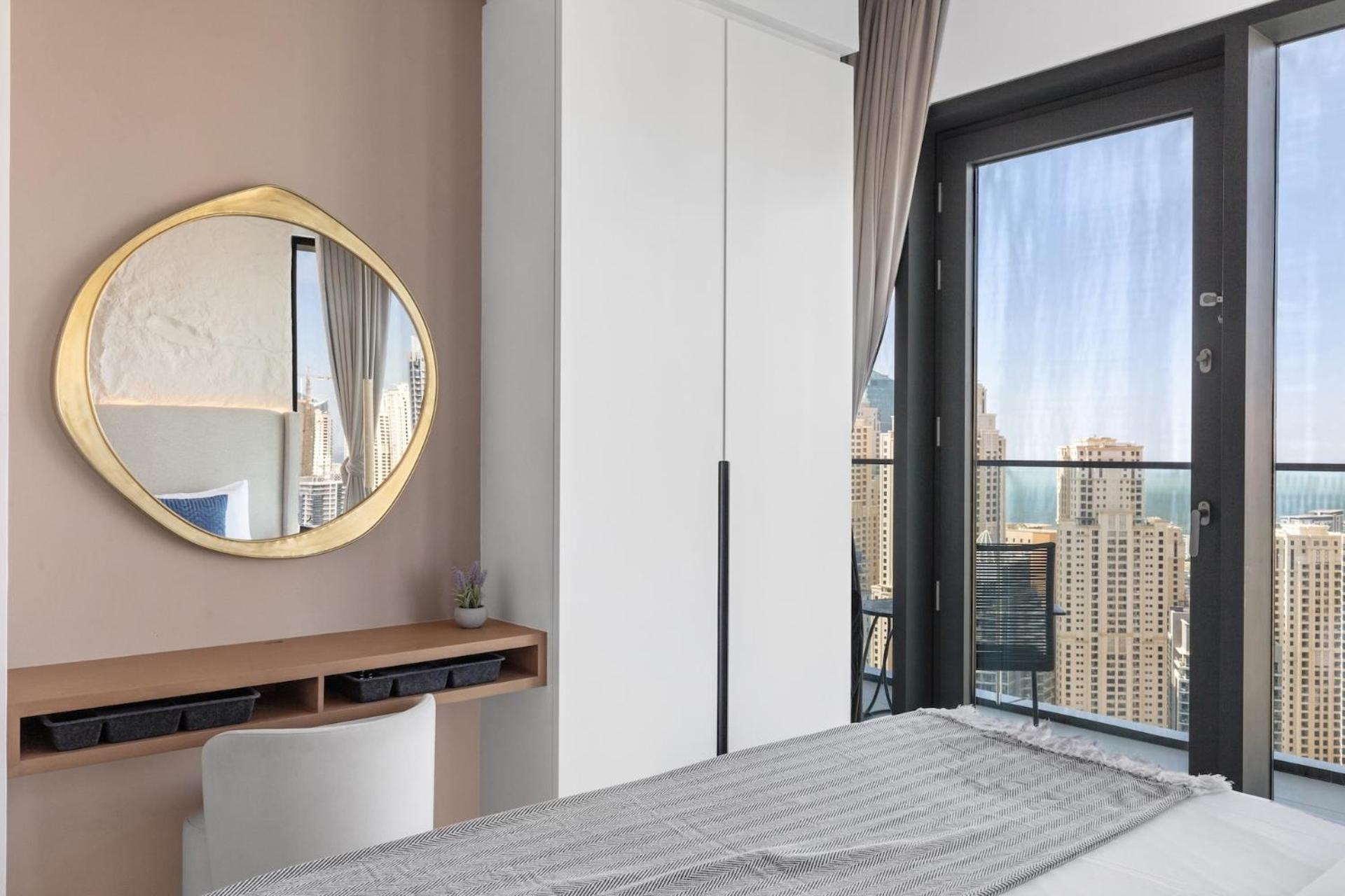 The Ultimate Luxury - Eye & Marina Views Apartment Dubai