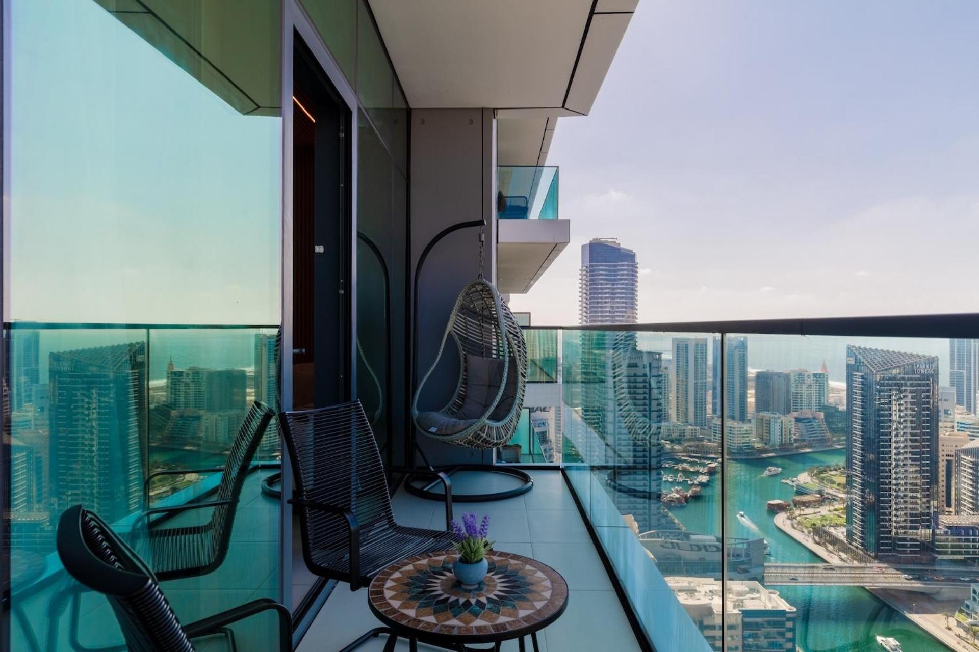 The Ultimate Luxury - Eye & Marina Views Apartment