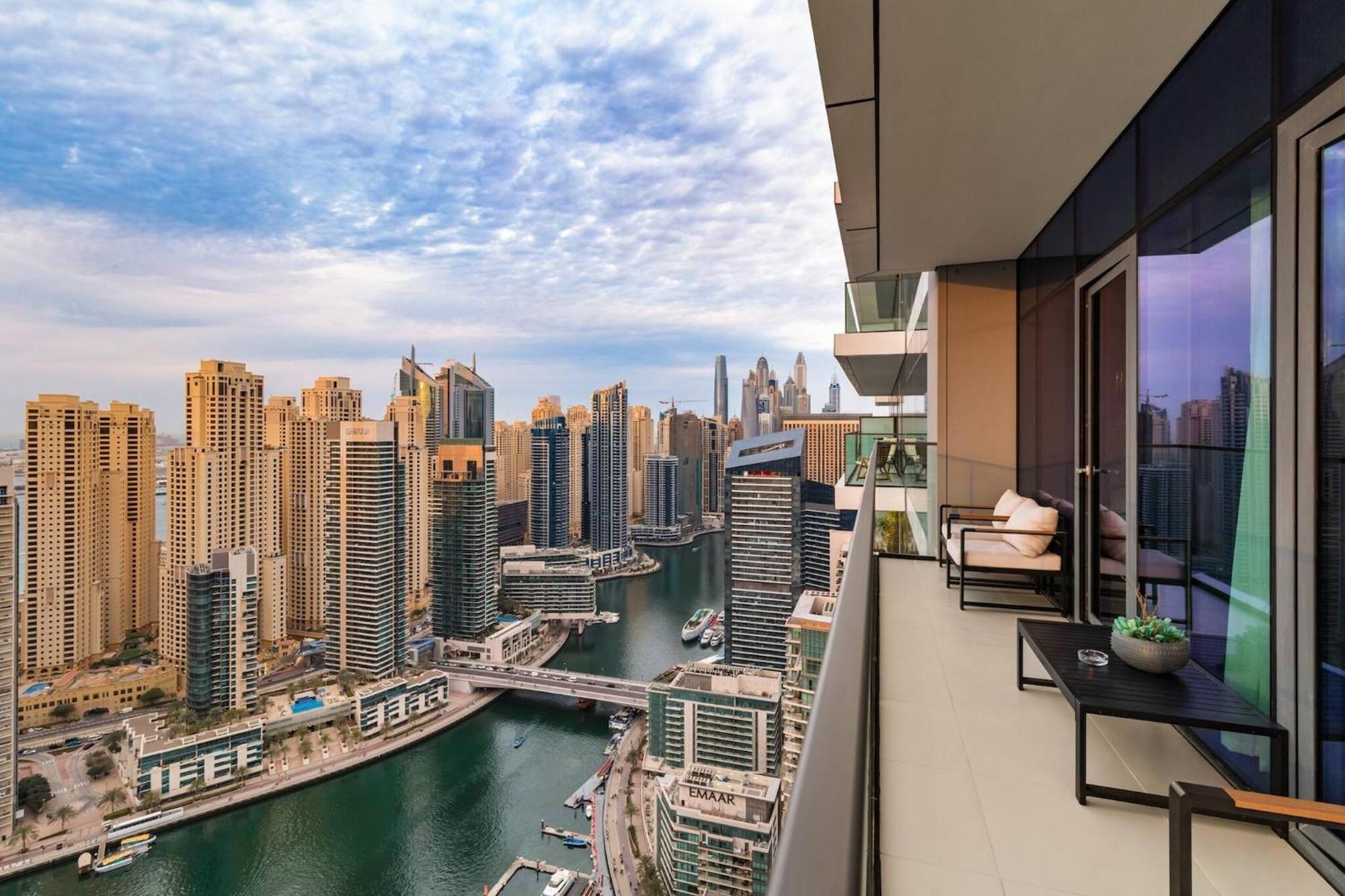 The Ultimate Luxury - Eye & Marina Views Apartment Dubai