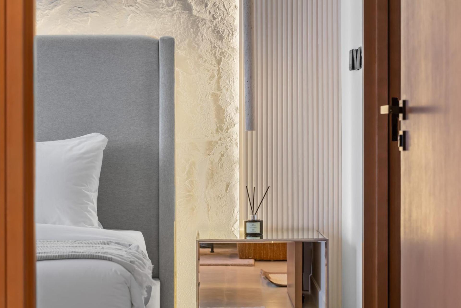 The Ultimate Luxury - Eye & Marina Views Apartment